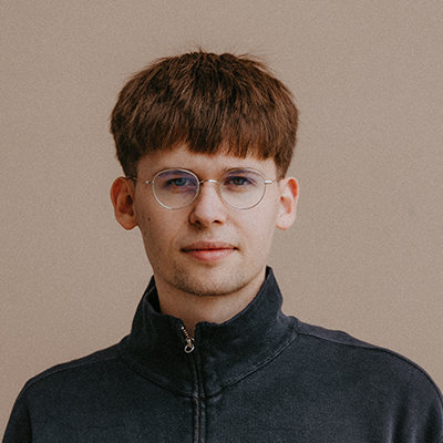 Aktivist, Autor, Student