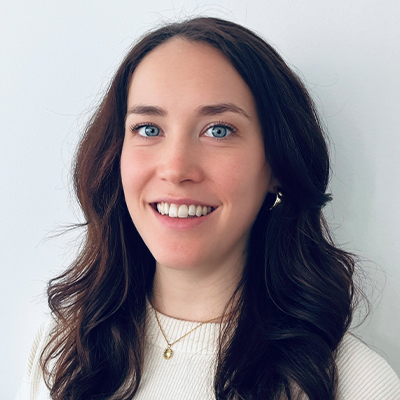 Ich bin Maren, Key Account Managerin beim pme Familienservice – und gleichzeitig leidenschaftliche Begleiterin für mentale und körperliche Balance